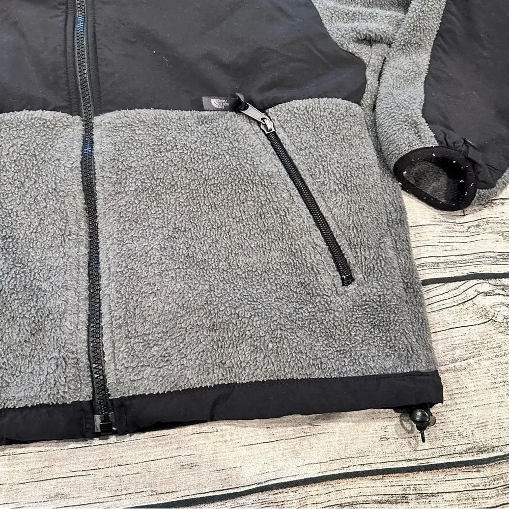 North Face Kids’ Fleece Jacket in Grey & Black Unisex Size Medium
